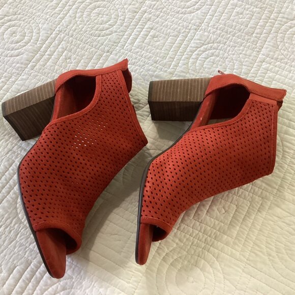 New Aerosoles Perforated Suede Sandals Women’s size 9 Slingback Heeled - Picture 9 of 11